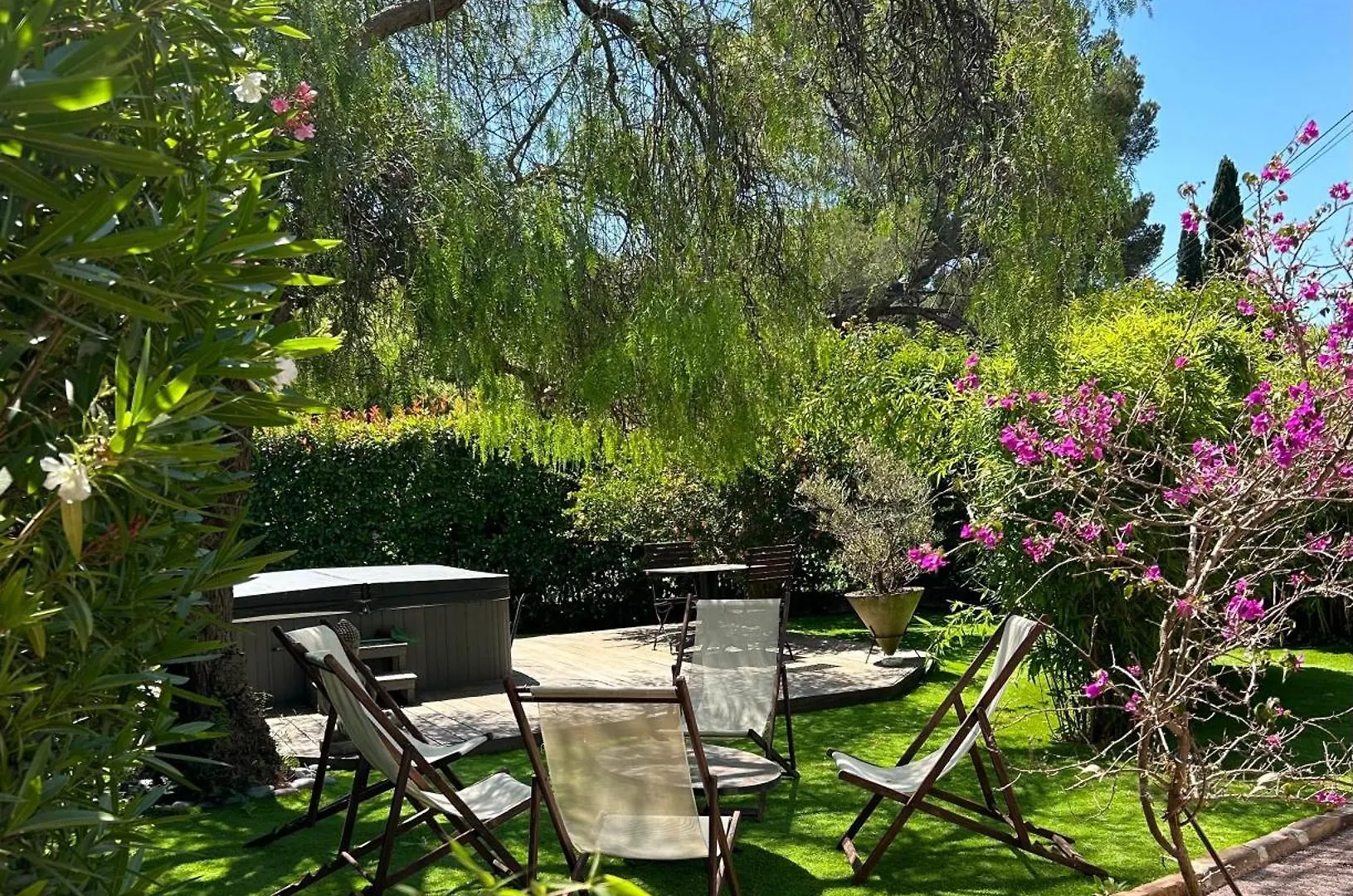 Homestay Shared House Les Louves Apartment Saint-Raphael  France